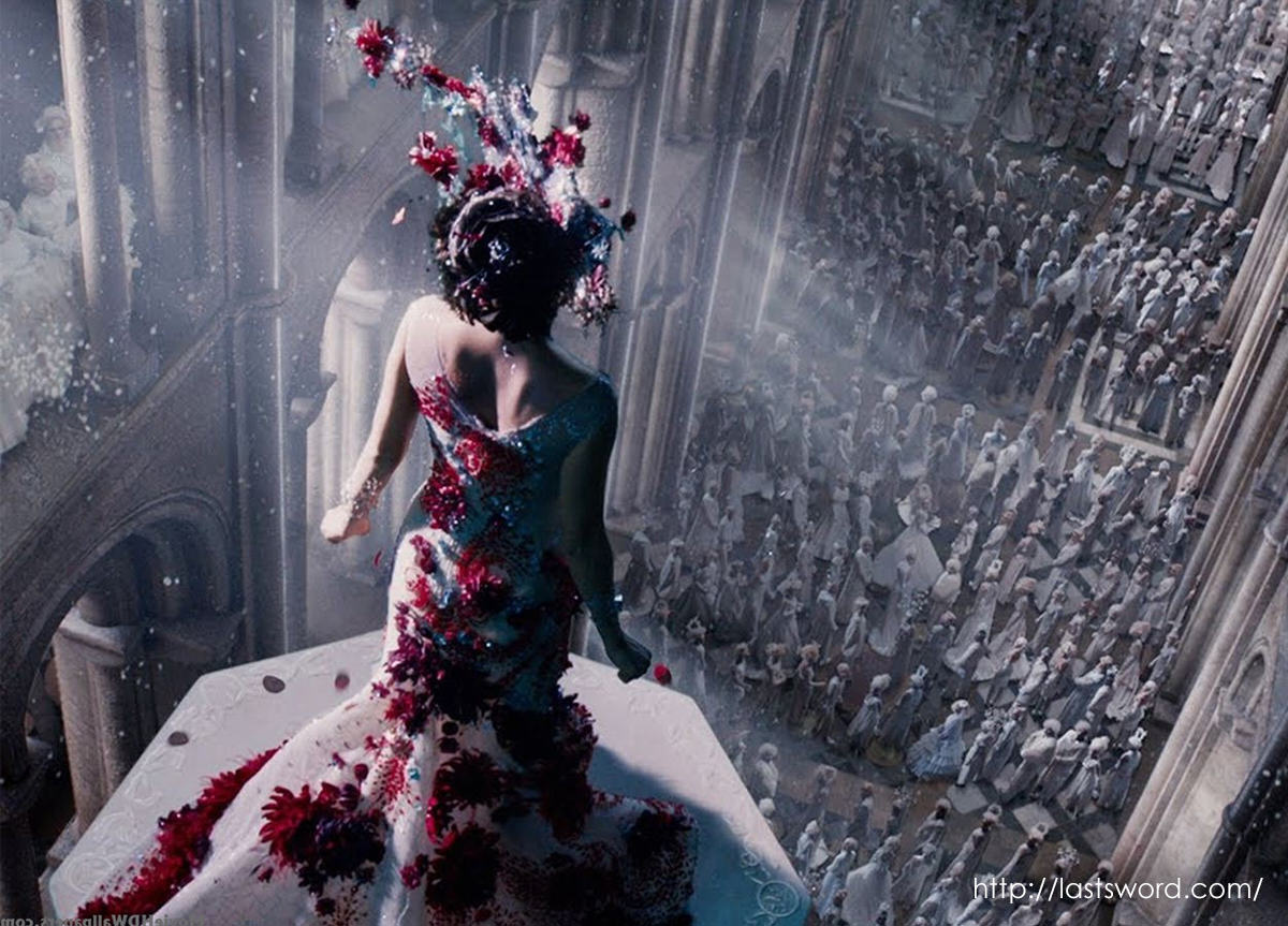 WP-Review-Jupiter-Ascending-Film-Warhammer-03