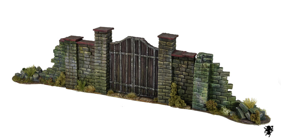 Shop-galery-wooden-gate-stone-walls-01